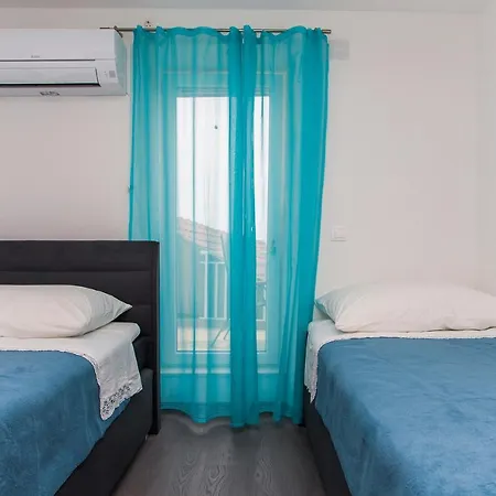 Vakantiehuis Holiday House Lapis