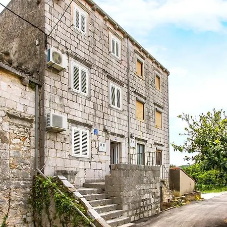 Holiday House Lapis Vakantiehuis