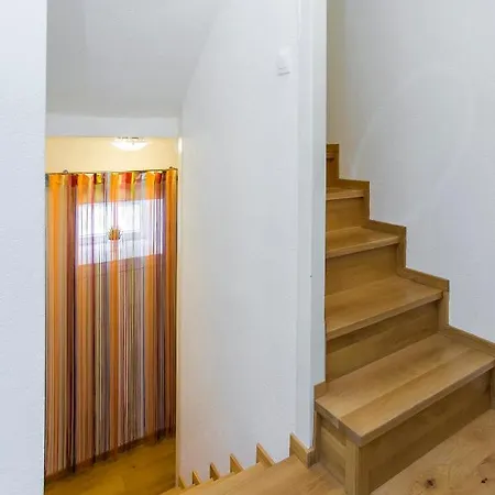 Holiday House Lapis Vakantiehuis *