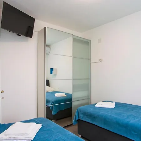 Vakantiehuis Holiday House Lapis