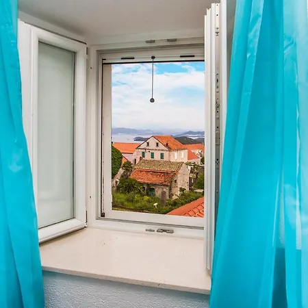 Vakantiehuis Holiday House Lapis *